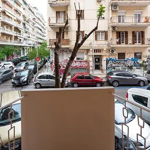 ikos-central-spacious-apartment.hotels-of-thessaloniki.com/